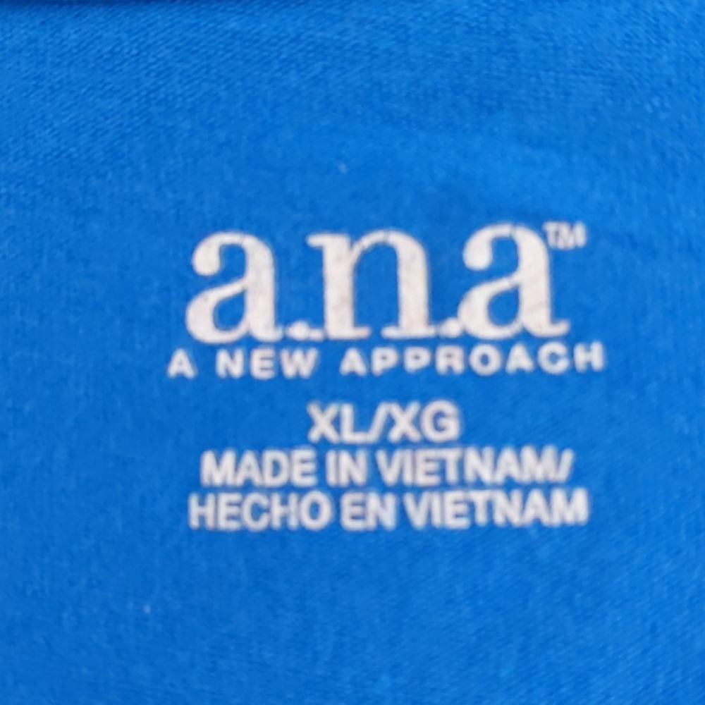 Beautiful blue tee - Picture 3 of 4